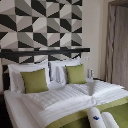 Lumen Gasztropanzio B&B 에게르